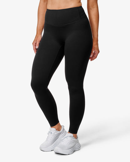 Essence Eda Leggings, Black, From The Side.