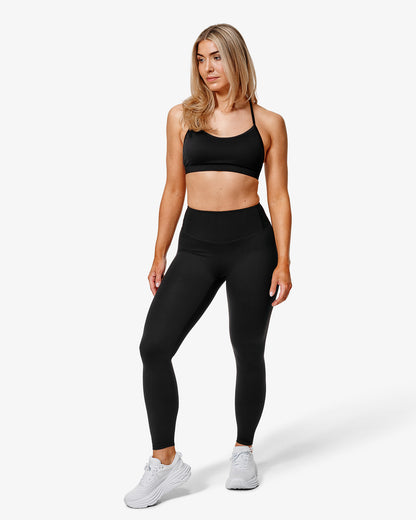 Essence Eda Sports Bra, Black Full Set.